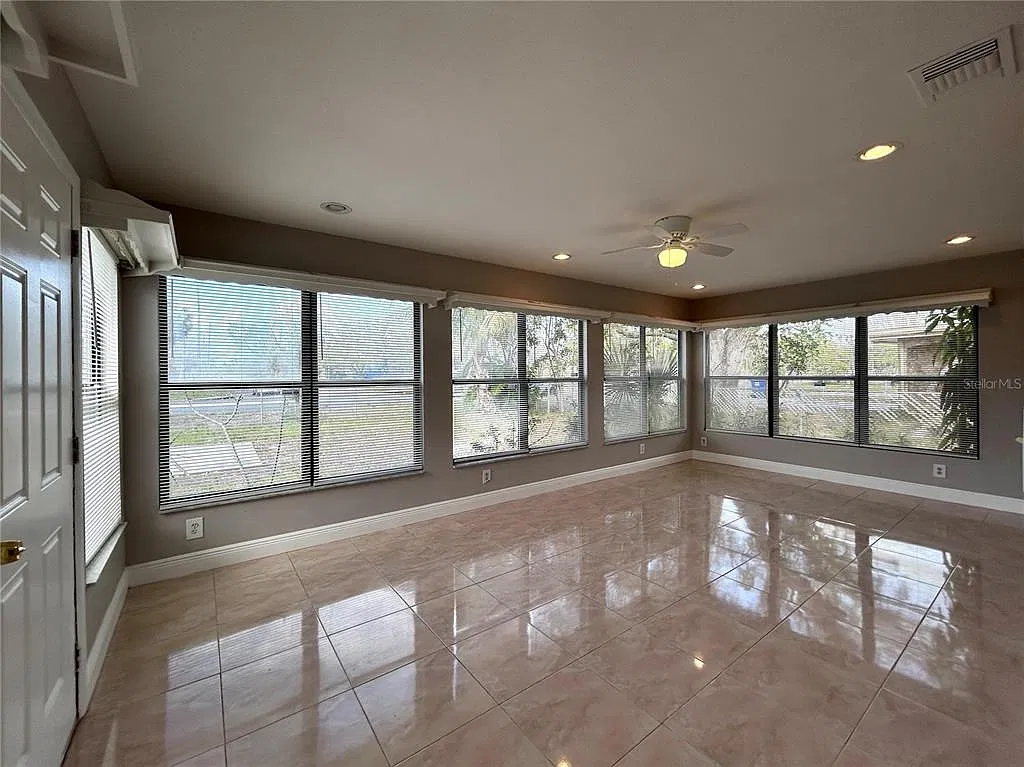 2 bed, 1.0 bath, 1128 sqft, $2,100 — Photo 4