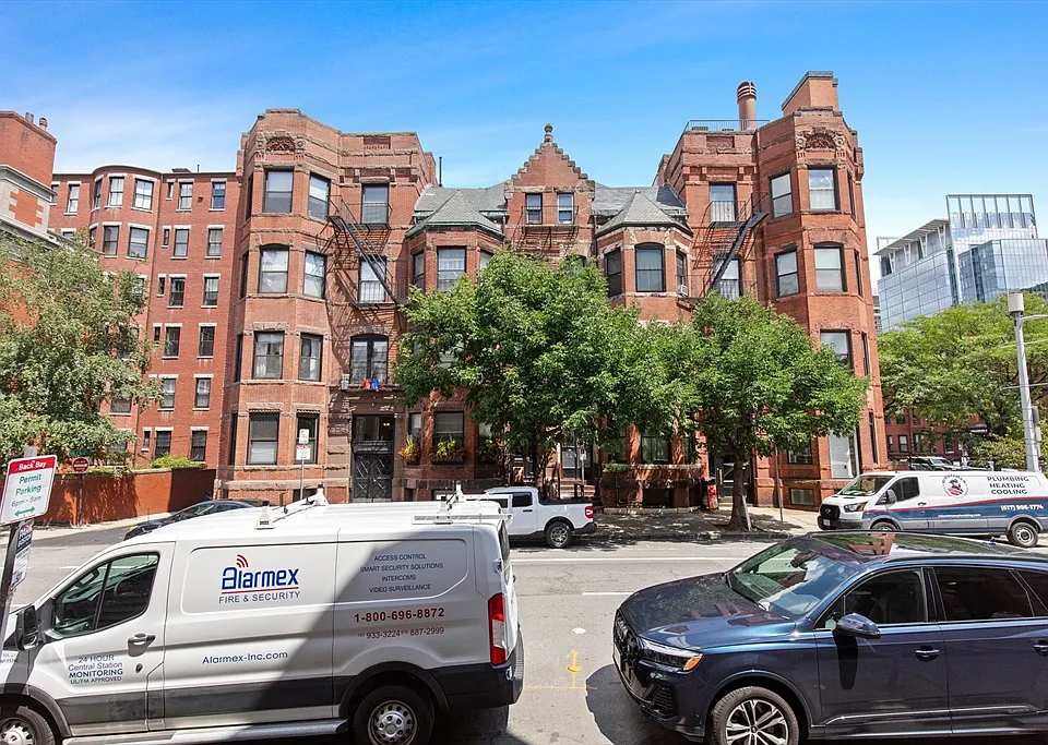 50 Hereford St #4