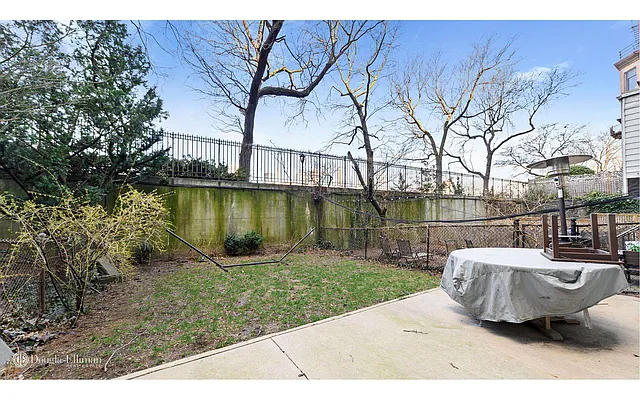 Rented by Douglas Elliman | media 32