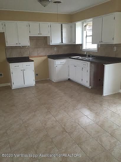 1st image of 26 Hillbrook Dr