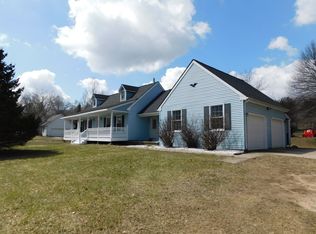 1116 County Farm Rd, Howell, MI 48843