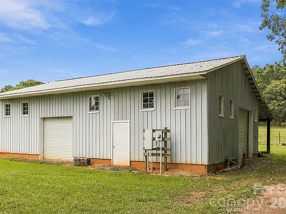 5th image of 221 Lee Black Rd