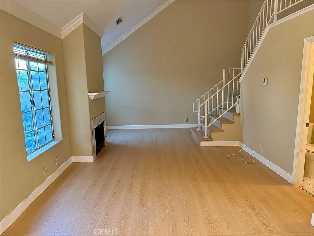 2 bed, 982 sqft, $2,500 — Photo 2