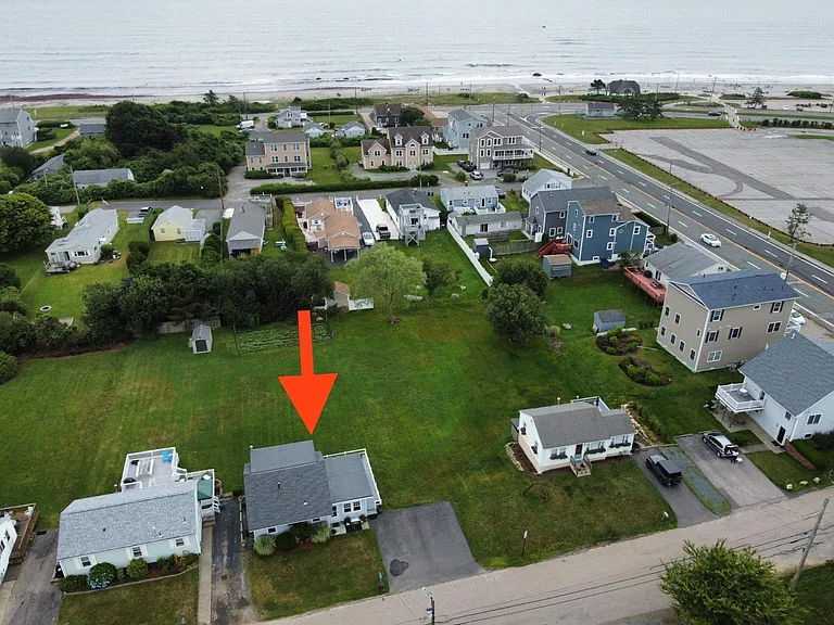11 Middle Rd — Photo 4