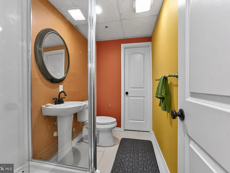 271 Fairfield Cir W — Photo 27