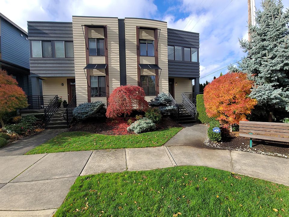 1st image of 10716 NE 65th Ln