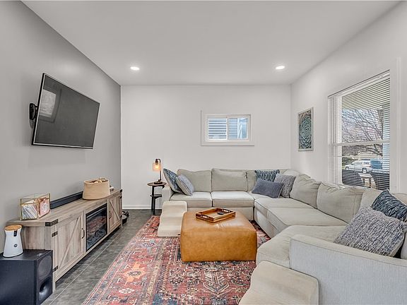 4th image of 3407 Library Ave