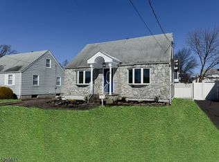 4 Terry Ln, Clark, NJ 07066