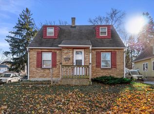 2933 W Bobolink Ave, Milwaukee, WI 53209