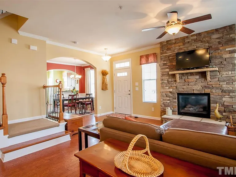 101 Suffolk Green Ln #101 — Photo 5