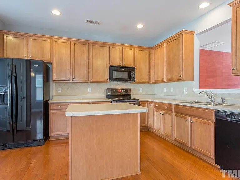 711 Keystone Park Dr #38 — Photo 6