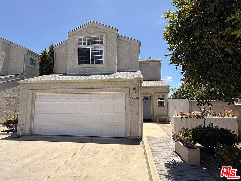 11536 Edinger Ave — Photo 15