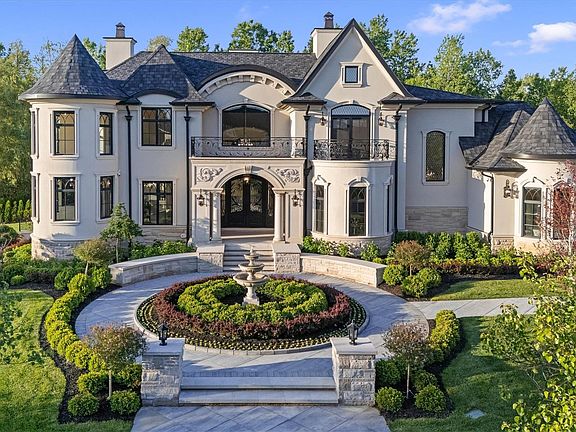 3rd image of 575 Chase Ln