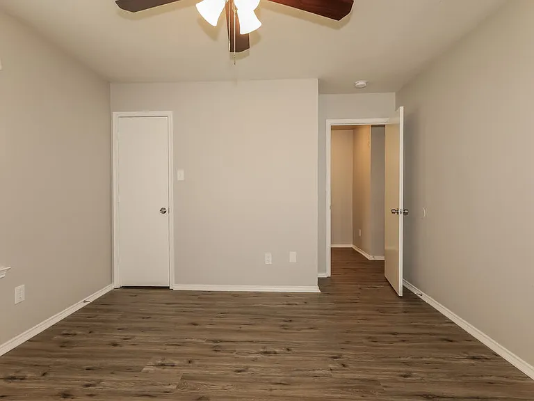 21118 Bridgemeadows Ln — Photo 16
