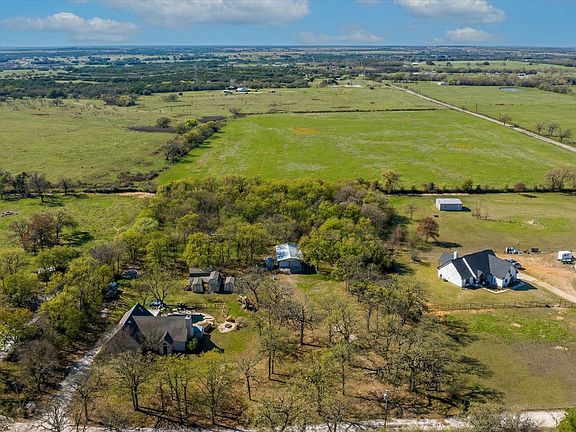 2nd image of 3909 Brushy Rd