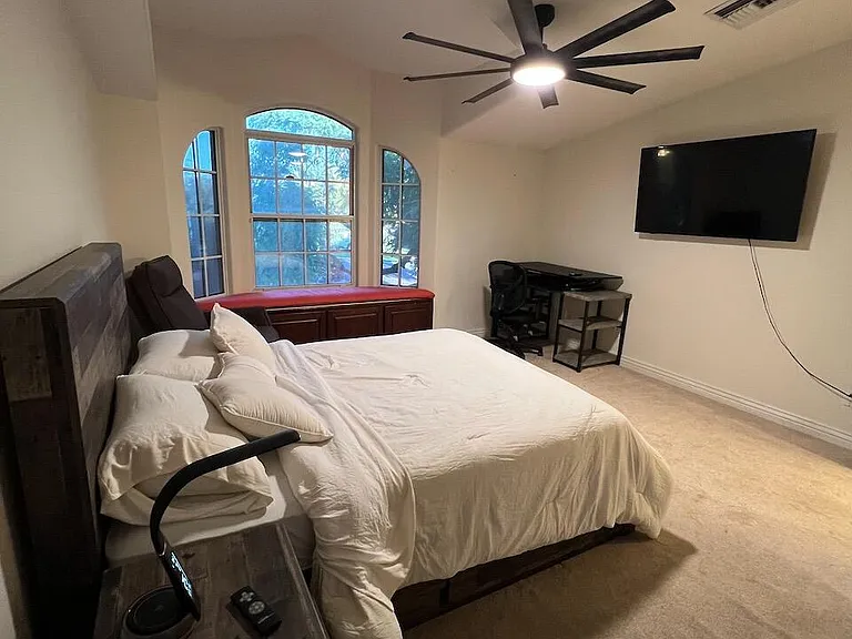 219 W Harmont Dr — Photo 21