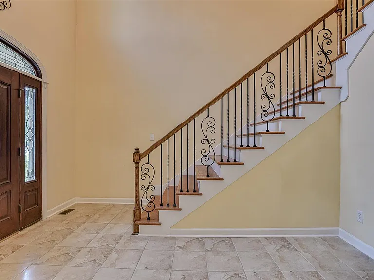 2103 Wythe Dr — Photo 8