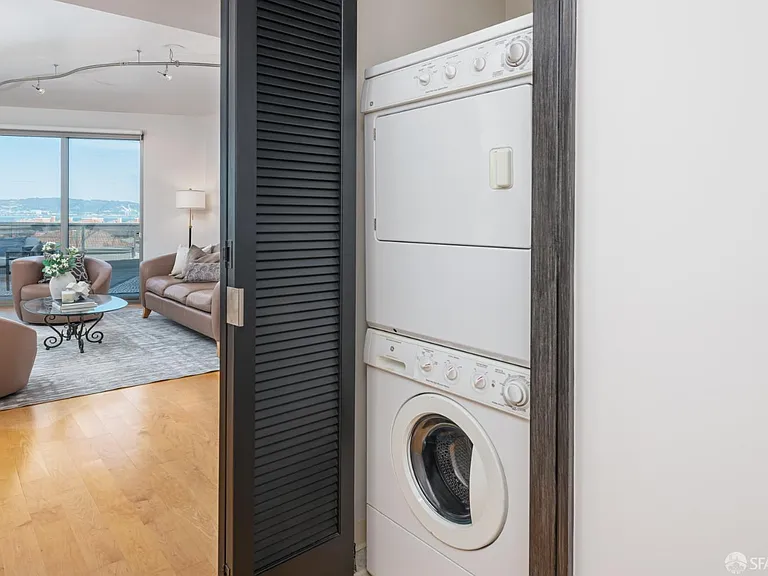 219 Brannan St #5G — Photo 17