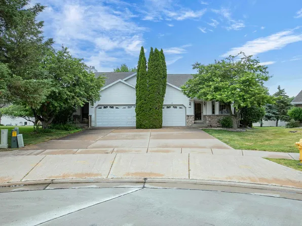 2420 Noel Ct, Oshkosh, WI 54904