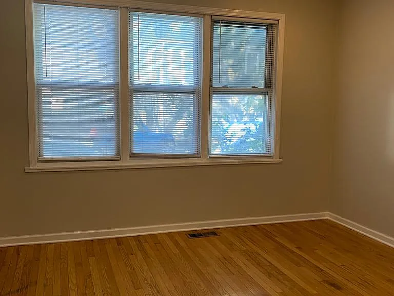 2551 N Marshfield Ave #1 — Photo 1