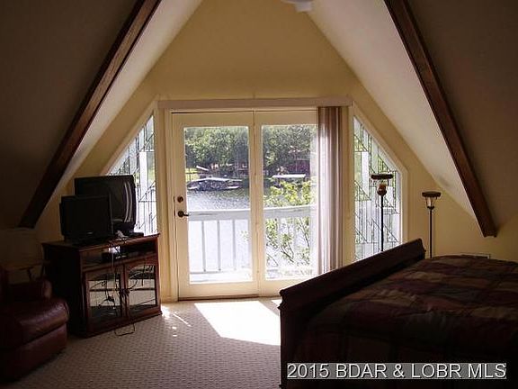 3rd image of 32683 Crescent Dr