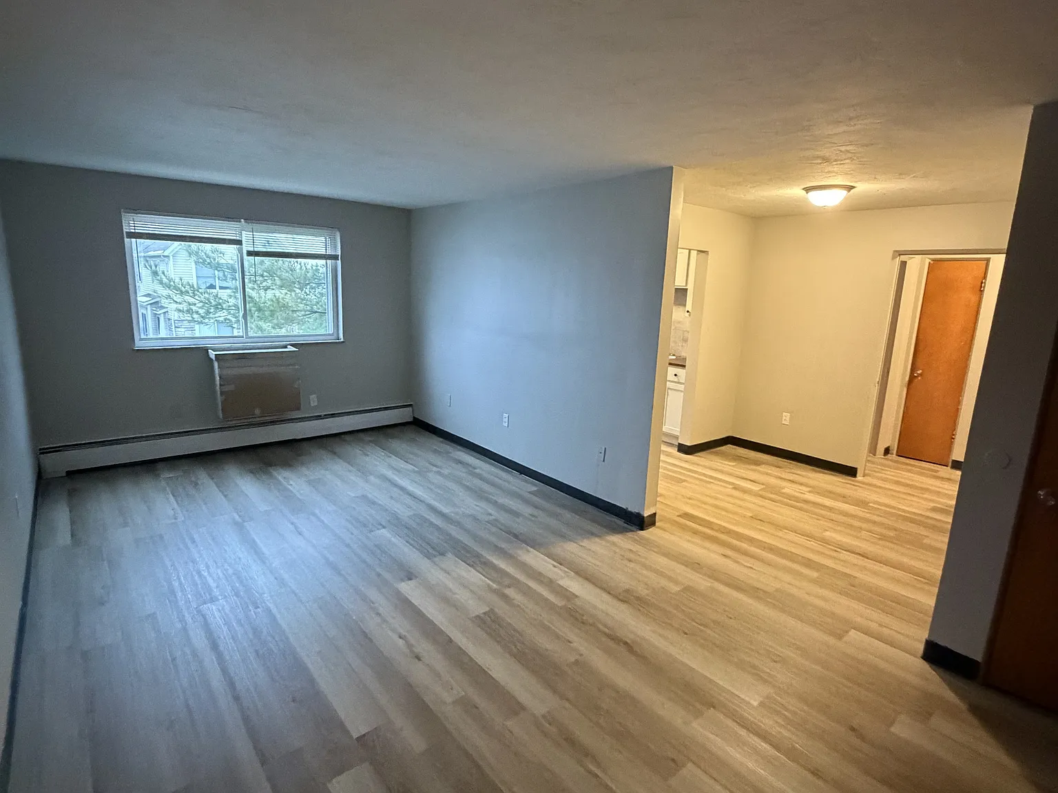 The Wildwood Apartments-24 17731 Lakeshore Boulevard - 6 — Photo 3