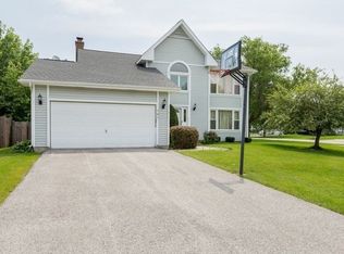 761 Garth Rd, Wheeling, IL 60090