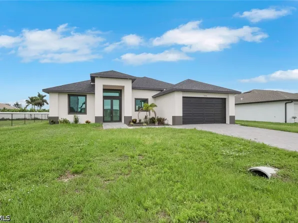 2204 NE 14th Place Cpe, Coral, FL 33909