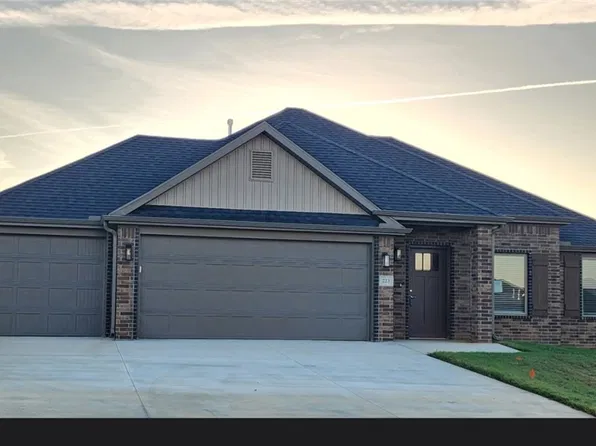 223 S Eagle Mountain St, Prairie Grove, AR 72753