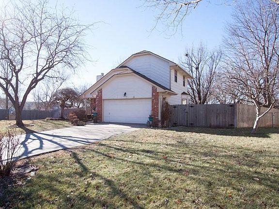 3rd image of 3015 N Governeour Cir