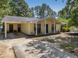 3348 Red Fox Rd, Spring Lake, NC 28390