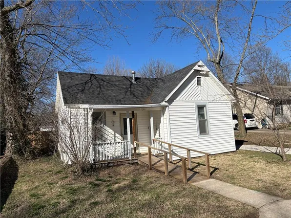 311 E Maple St, Drexel, MO 64742