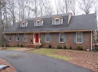 260 Edgewood Dr, Carrollton, GA 30116