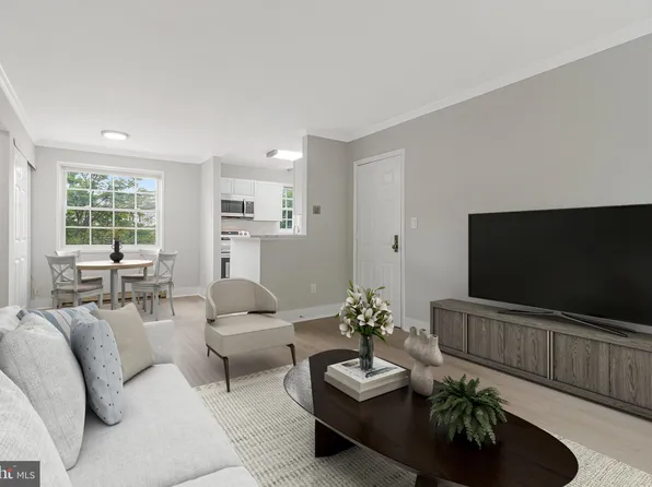 1724 W Abingdon Dr APT 201, Alexandria, VA 22314