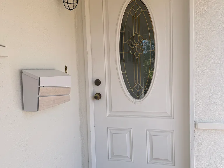 10101 Densmore Ave — Photo 3