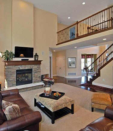 2nd image of 388 Harbor Ct