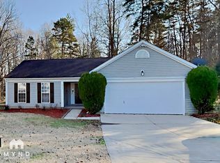 6902 Kentucky Derby Dr, Charlotte, NC 28215
