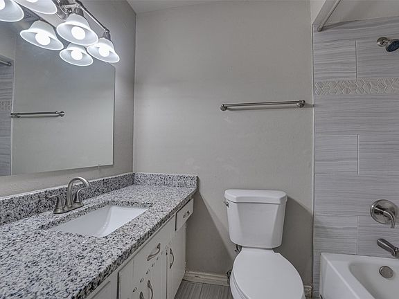 4th image of 407 Kenway St