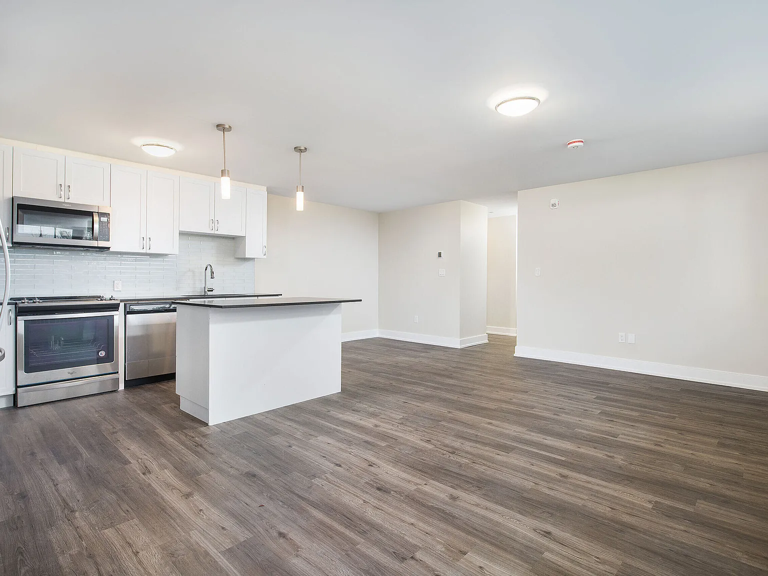 4979 Bathurst St — Photo 4