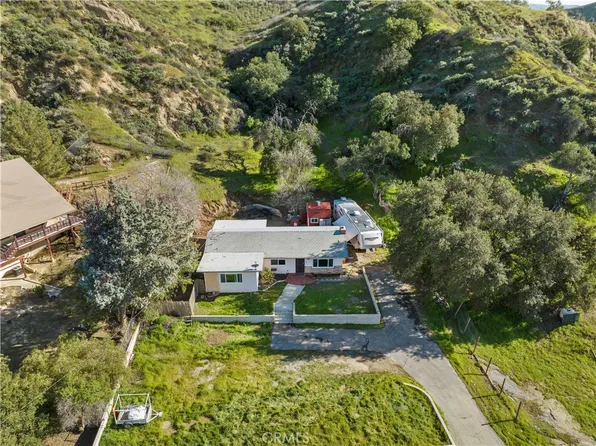 30046 Pocahantas Dr, Val Verde, CA 91384