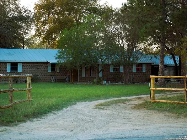 1380 County Road 6723, Natalia, TX 78059
