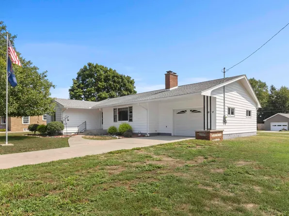 1074 Frankfort Ave, Elberta, MI 49628