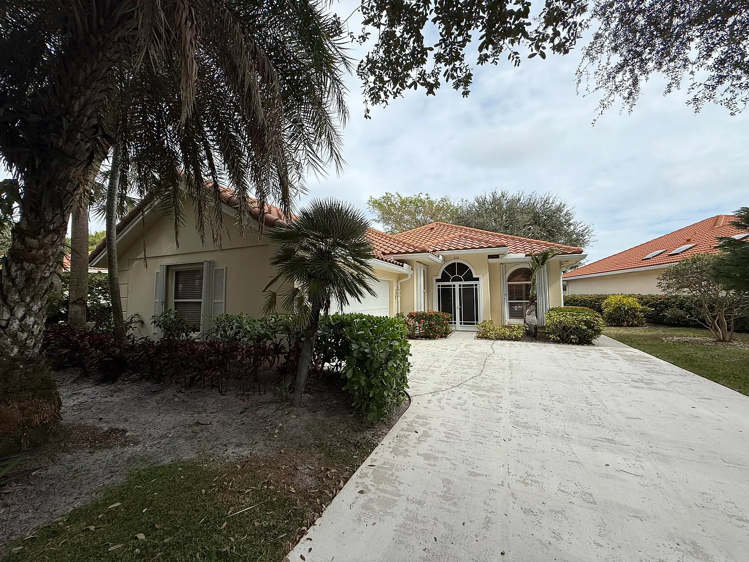3 bed, 2.0 bath, 1577 sqft, $5,000 — Photo 2