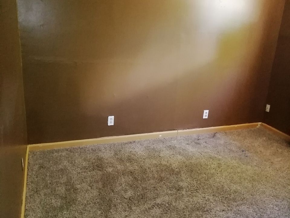 2nd image of 301 E Grove St APT B