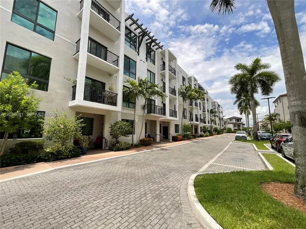 4700 NW 84th Ave #15, Doral, FL 33166