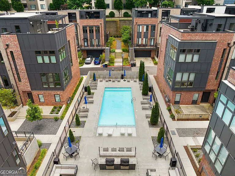 1300 Chelsea Cir NW — Photo 8