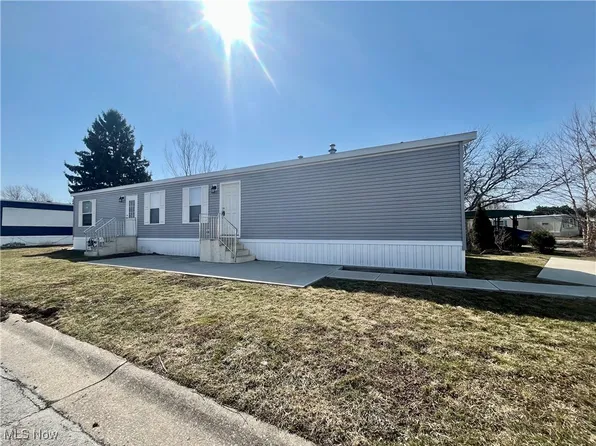 193 N Compass Dr, Vermilion, OH 44089