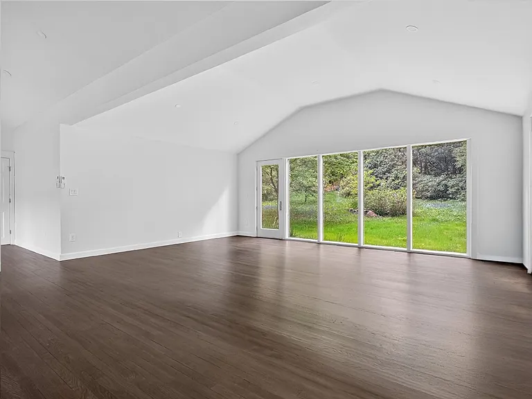 22 Bryden Ter — Photo 1