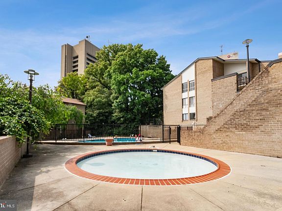 4th image of 4 Monroe St APT 701