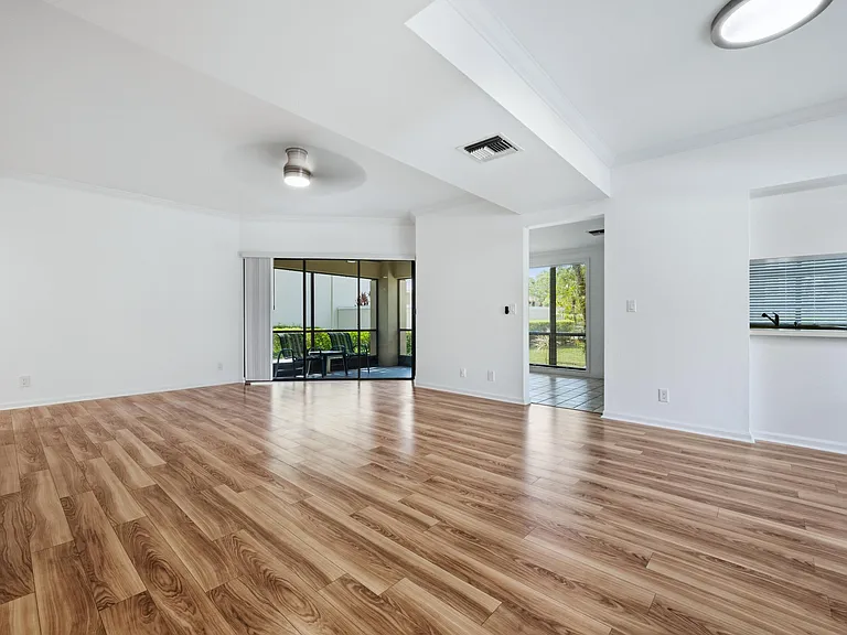 101 Waterview Dr — Photo 6